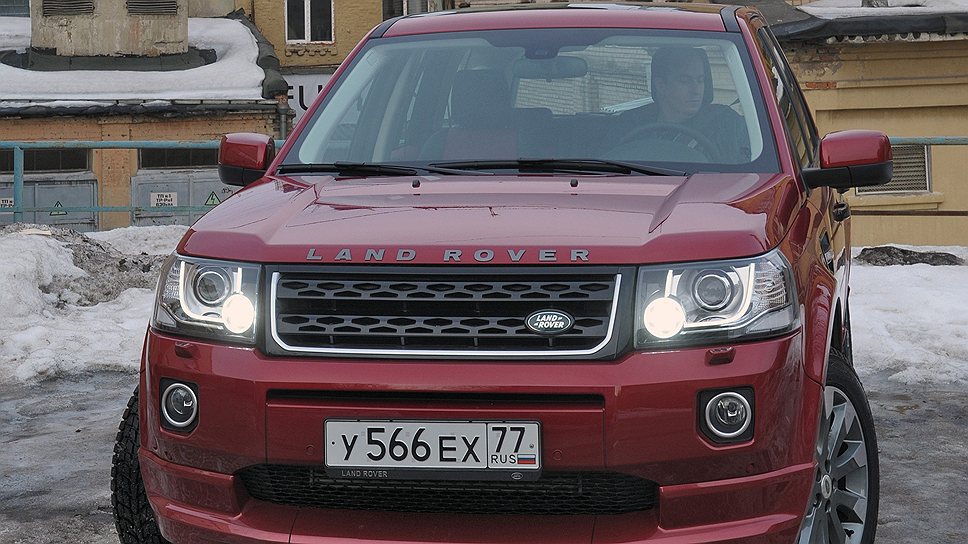 С каждым рестайлингом младший в линейке Land Rover Freelander все больше напоминает модели Range Rover