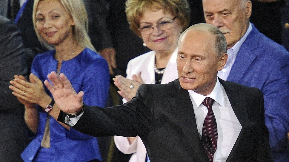 Под аплодисменты "Народного фронта" Владимир Путин готов еще крепче взяться за рычаги управления экономикой