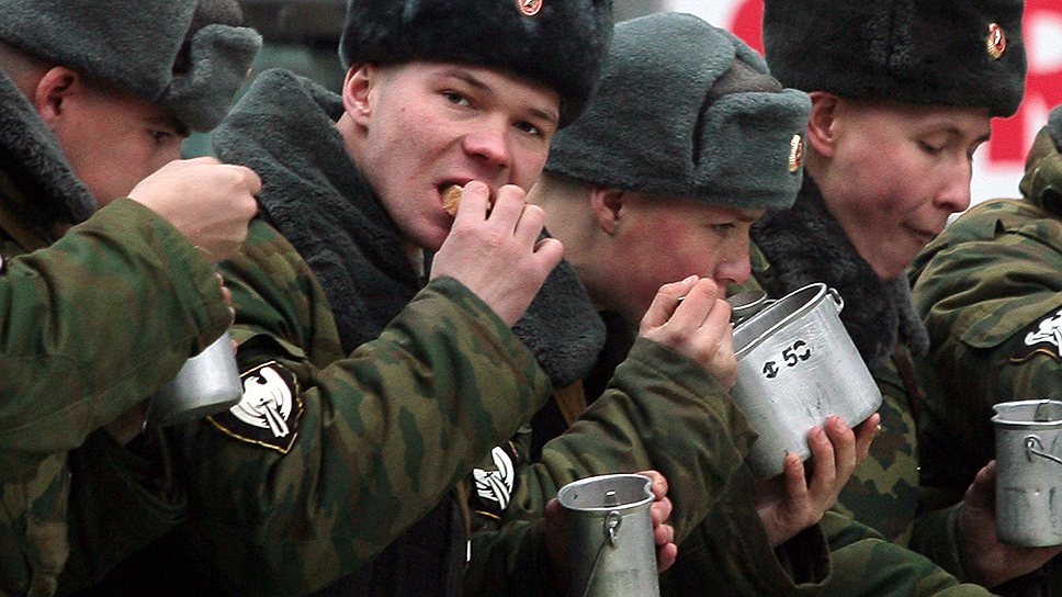 Современные армии следуют заветам Наполеона, который предупреждал, что солдаты маршируют, пока полон желудок
