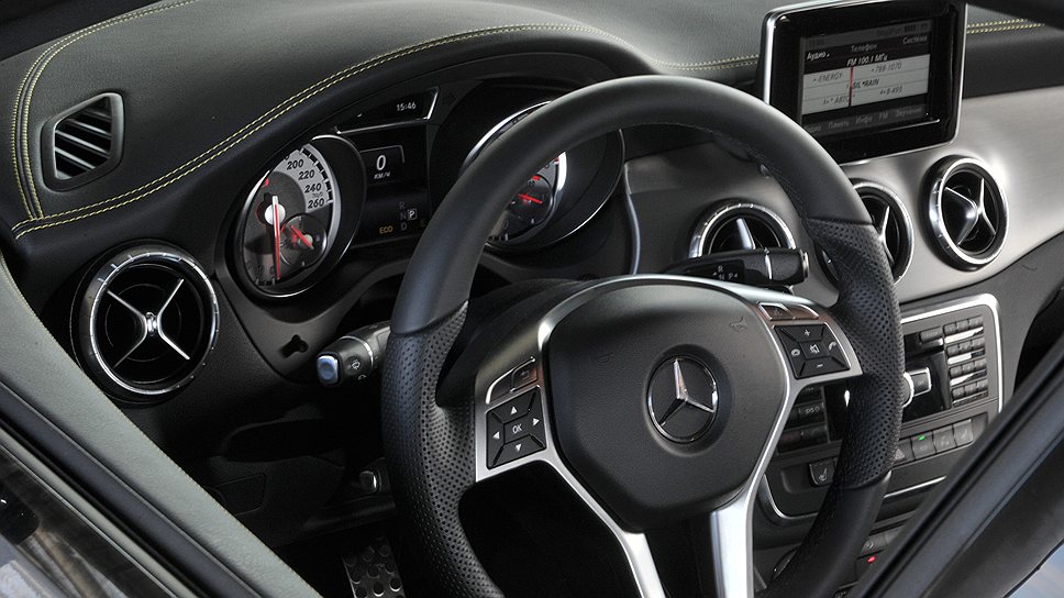 Руль Mercedes-Benz CLA — один из самых красивых, удобных и тактильно приятных