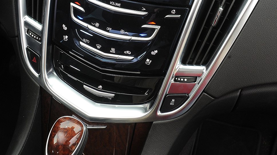 Cистема CUE с сенсорным управлением в Cadillac SRX работала лучше, чем в более современном Cadillac ATS 