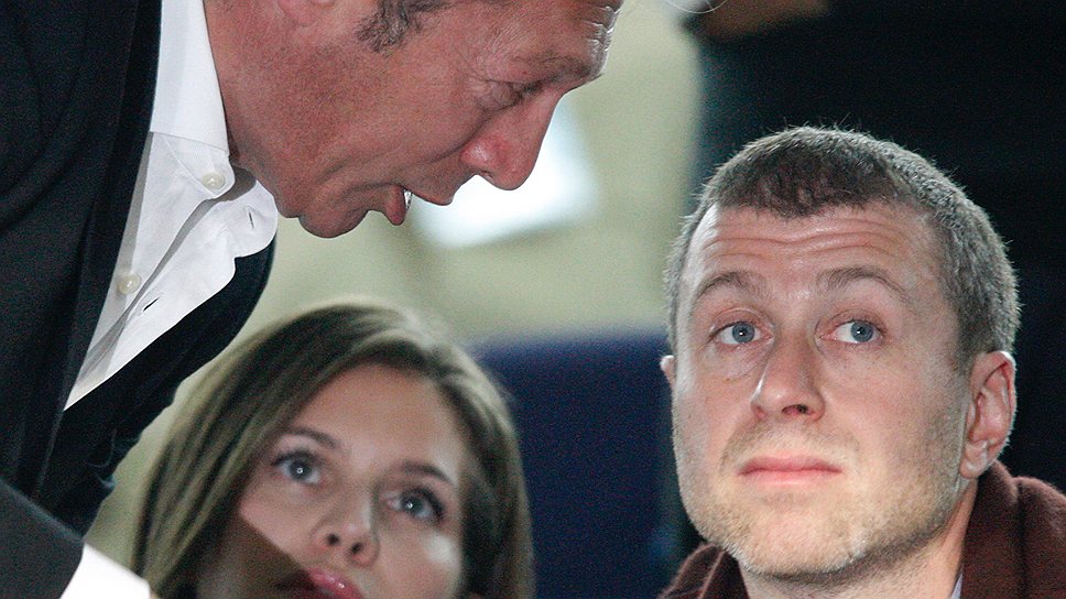 Для Романа Абрамовича и Аркадия Гайдамака схема бизнес-иммиграции выглядела одинаково: для начала купить местный футбольный клуб