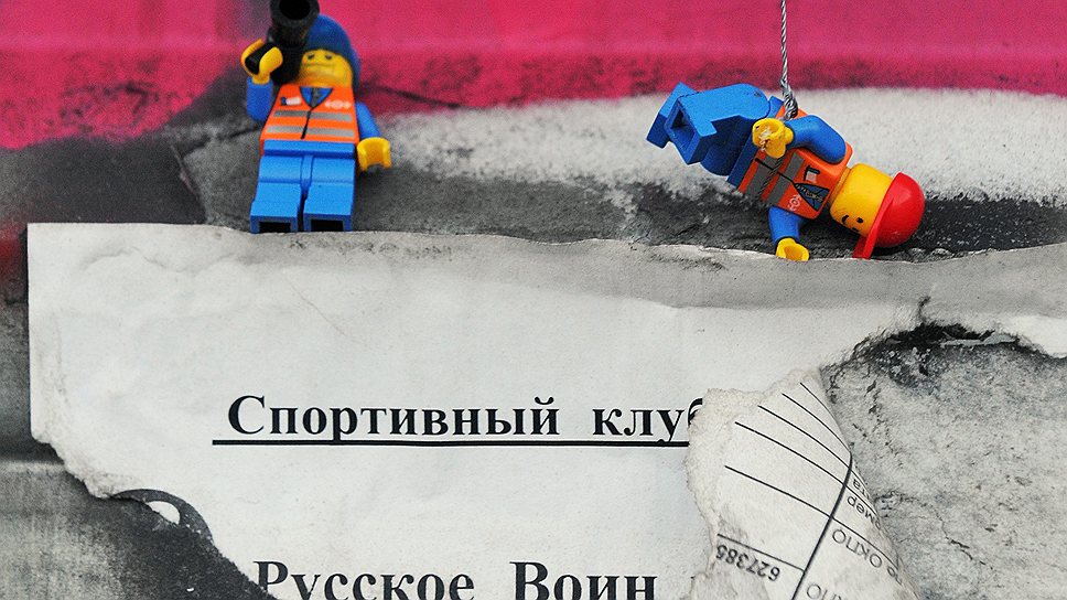 Разобравшись с рекламными конструкциями на крышах, Москомархитектура подобралась к вывескам на фасадах зданий 
