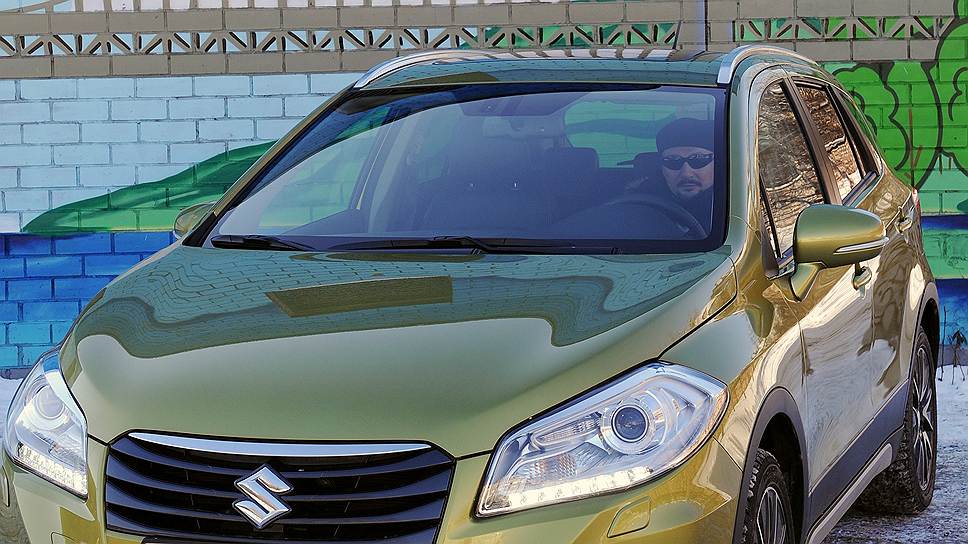 Глядя на New SX4, можно догадаться, о каком автомобиле конкурентов думали дизайнеры Suzuki во время работы