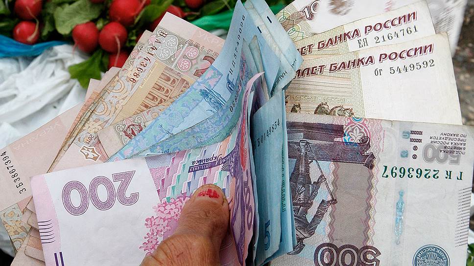 В отсутствие платежных систем в Крыму сегодня оперируют наличными  
