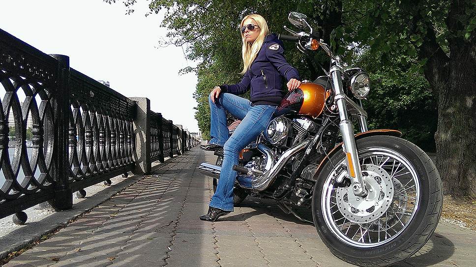 Мотокофта Blauer больше похожа на гражданскую одежду, нежели на предмет экипировки