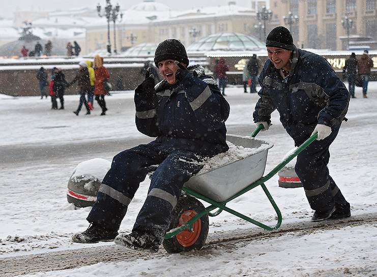 В 2015 году патент для трудовых мигрантов подорожает в четыре раза — с тысячи рублей до четырех