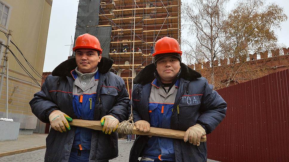 Россияне вовсе не стремятся занять рабочие места, которые освобождают уезжающие домой трудовые мигранты 