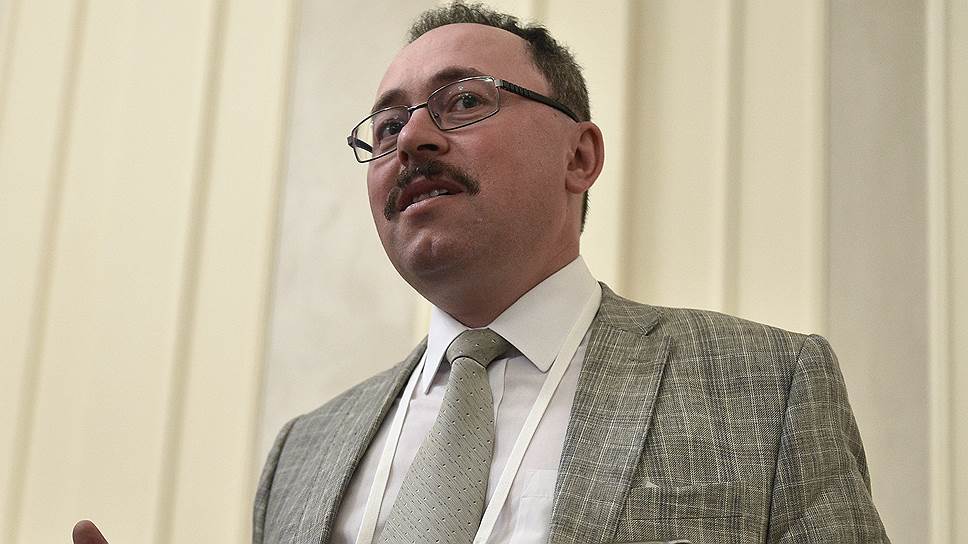 Антон Данилов-Данильян, председатель экспертного совета Фонда развития промышленности, сопредседатель "Деловой России", к. э. н. ("Экономико-математический анализ инфляционных тенденций в машиностроении", Москва, 1991 год)  