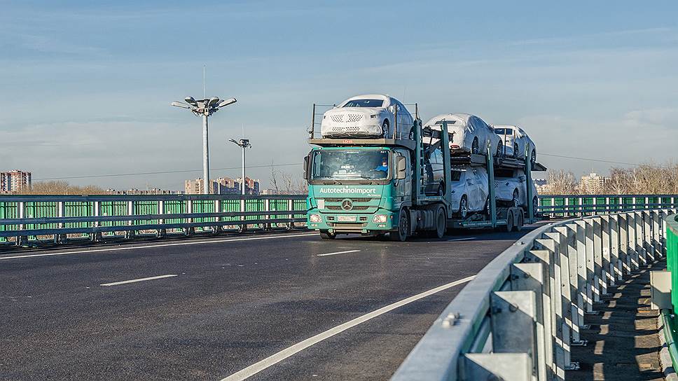 Спрос на новые автовозы практически приблизился к нулю
