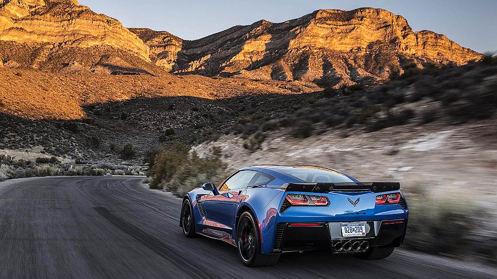 Главное отличие версии Z06 — 659-сильный мотор, оснащенный механическим компрессором