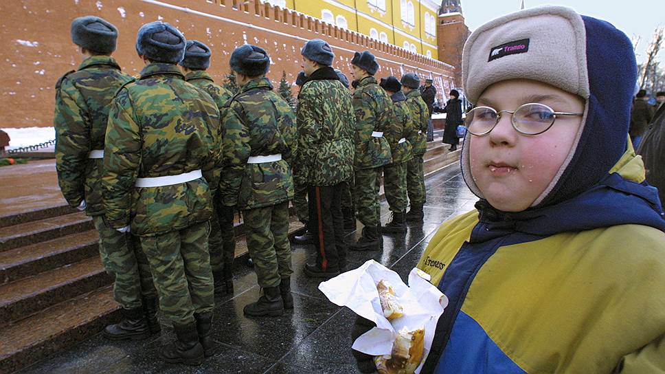 Современные дети так часто получают диагноз «Ожирение», что в армии скоро будет некому служить 