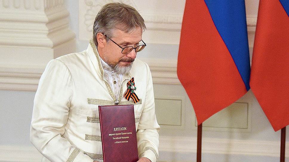Василий Бойко утверждает, что смысл всей его деятельности лежит исключительно в духовной плоскости, но его сотрудники в этом сомневаются 