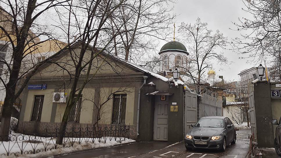 Небольшой храм для Аверьянова Бойко-Великий построил на своей территории — на задворках комплекса "Электроника на Пресне"  