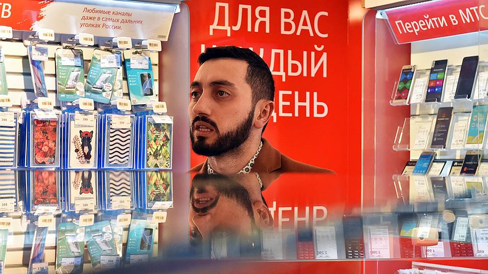 Чермену Дзотову, по незнанию купившему сим-карту на уличном лотке, теперь предстоит доказывать свои права на аккаунты администрациям Facebook, «ВКонтакте» и «Яндекса» 