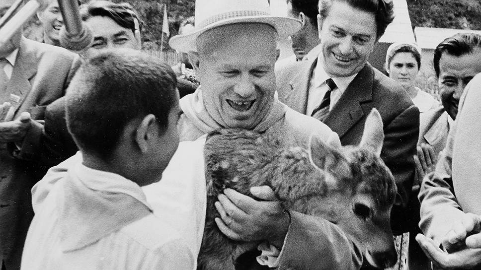 Спустя 103 года после отмены крепостного права, в 1964 году, Никита Хрущев даровал крестьянам право на государственную пенсию
