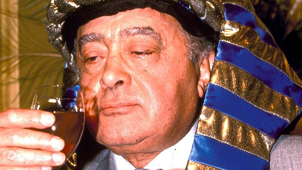 Египетский миллиардер Мохаммед аль-Файед купил Harrods в 1985 году за £615 млн, а продал в 2010-м за £1,5 млрд