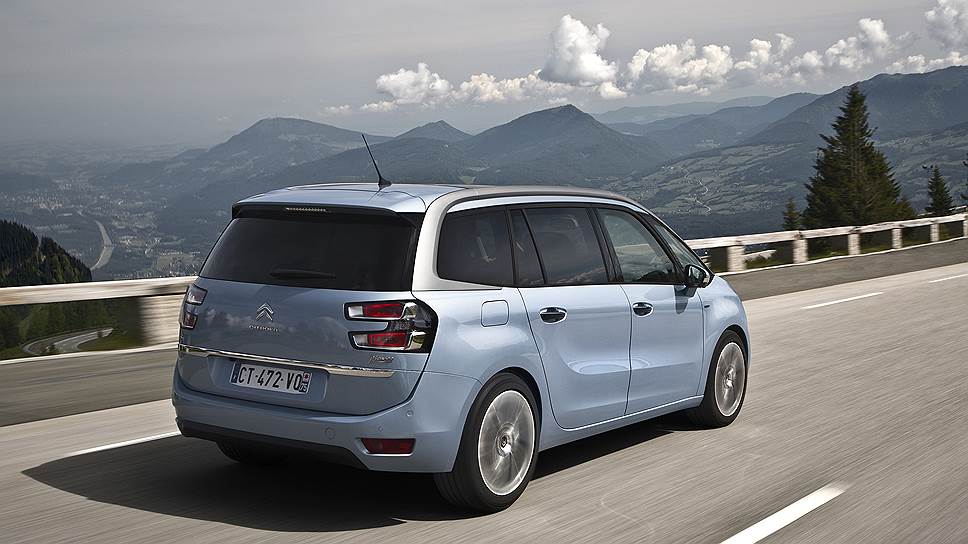 Во всем, что касается езды, к Grand C4 Picasso претензий нет. Уровень комфорта полностью соответствует понятию "европейский премиум"