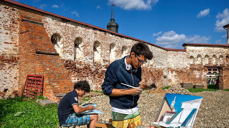 Кирилло-Белозерский монастырь — "титульная" местная достопримечательность   