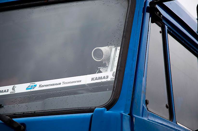 Ходовые испытания беспилотного автомобиля на полигоне "КАМАЗа" показали, что команде разработчиков удалось не только преодолеть отставание от конкурентов, но и предложить более эффективные решения