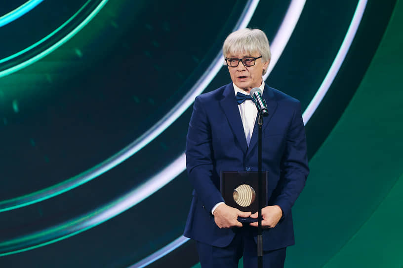 Евгений Антипов, академик РАН, заведующий кафедрой электрохимии химического факультета МГУ, профессор Сколковского института науки и технологий (Сколтех), лауреат Научной премии Сбера 2024 года 
