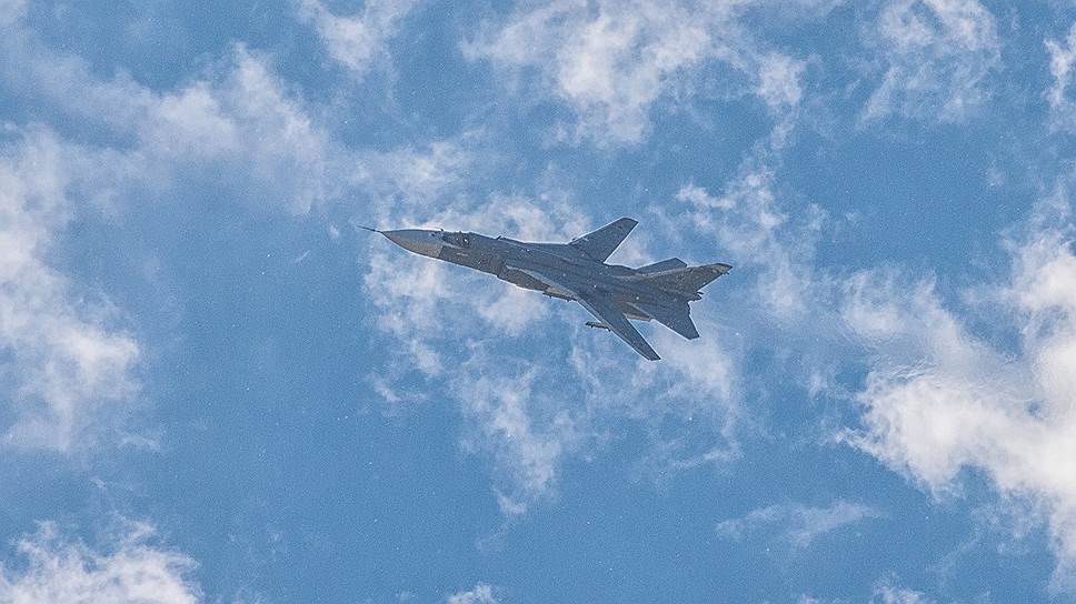 Фронтовой бомбардировщик СУ-24М 