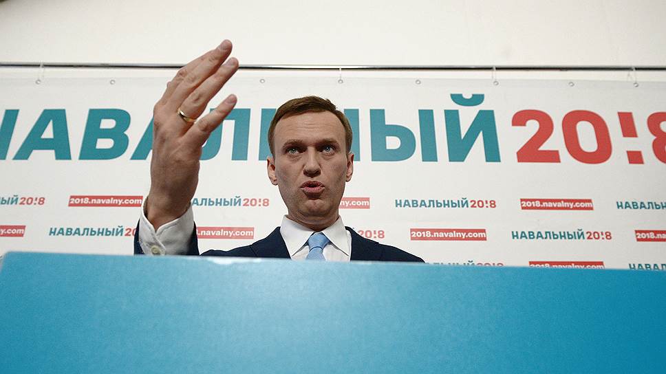 Политик Алексей Навальный  