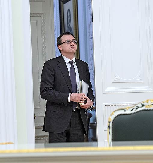 Начальник управления протокола президента Владислав Китаев  