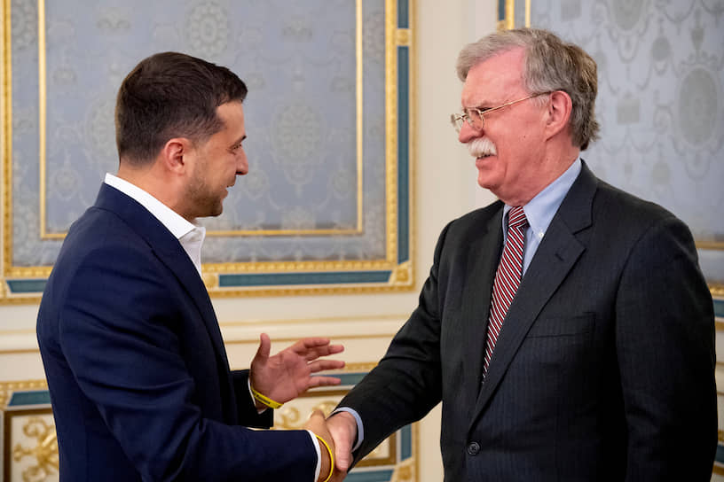 Президент Украины Владимир Зеленский и помощник президента США Джон Болтон 
