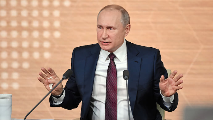 Путин о присвоении Кадырову звания Героя России: он ежедневно подвергается опасности