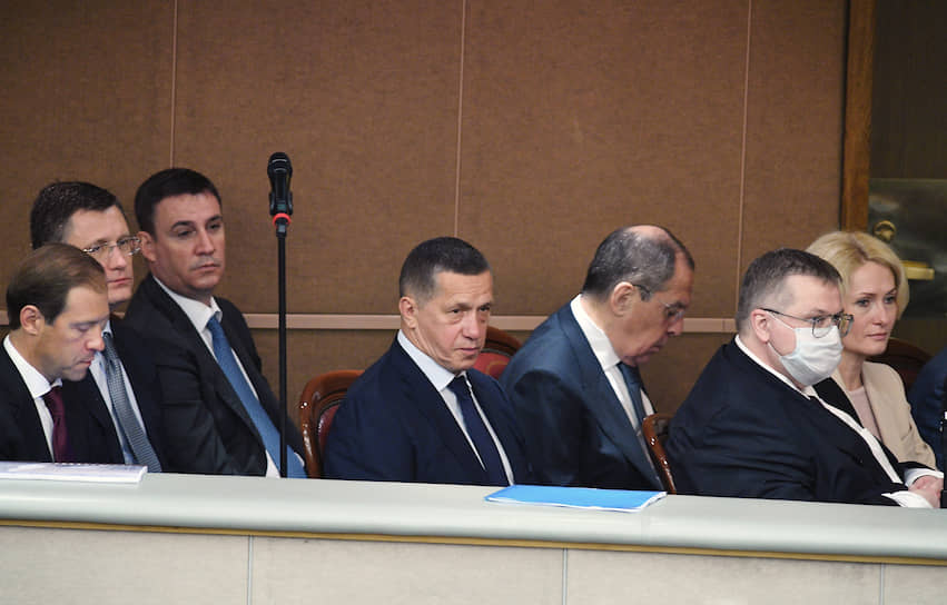 Члены правительства России во время отчета о деятельности кабмина в Госдуме 22 июля 2020 года 