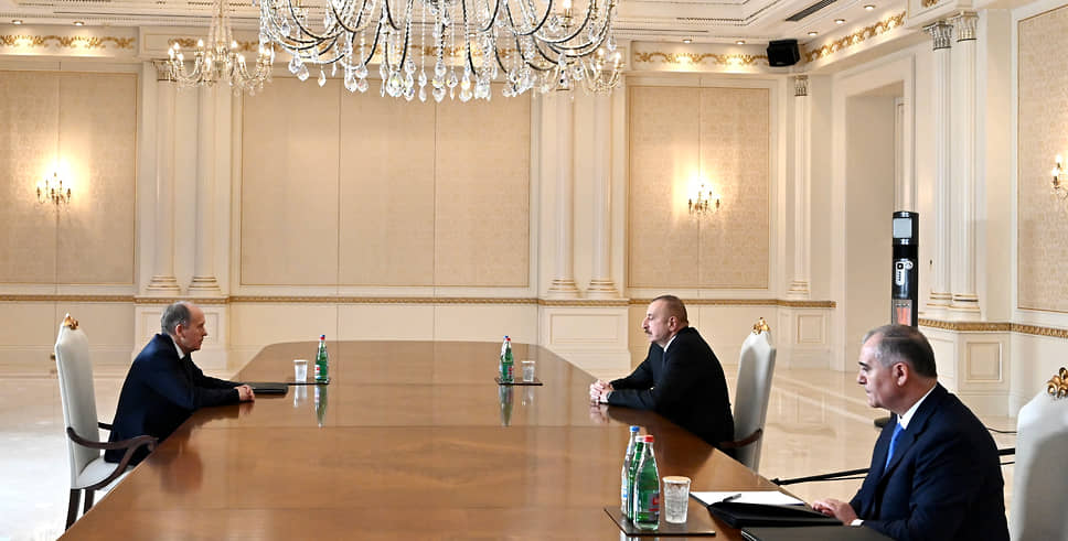 Директор ФСБ Александр Бортников (слева) и президент Азербайджана Ильхам Алиев