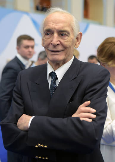 Василий Лановой