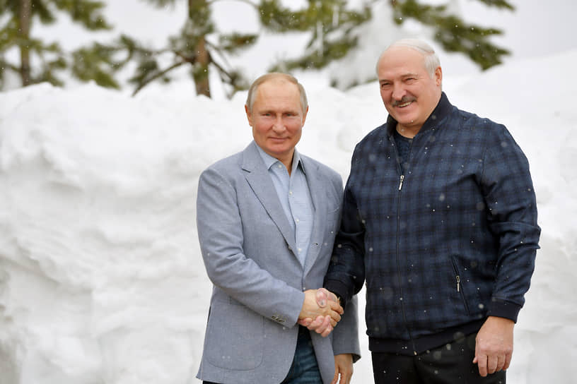 Президент России Владимир Путин (слева) и президент Белоруссии Александр Лукашенко