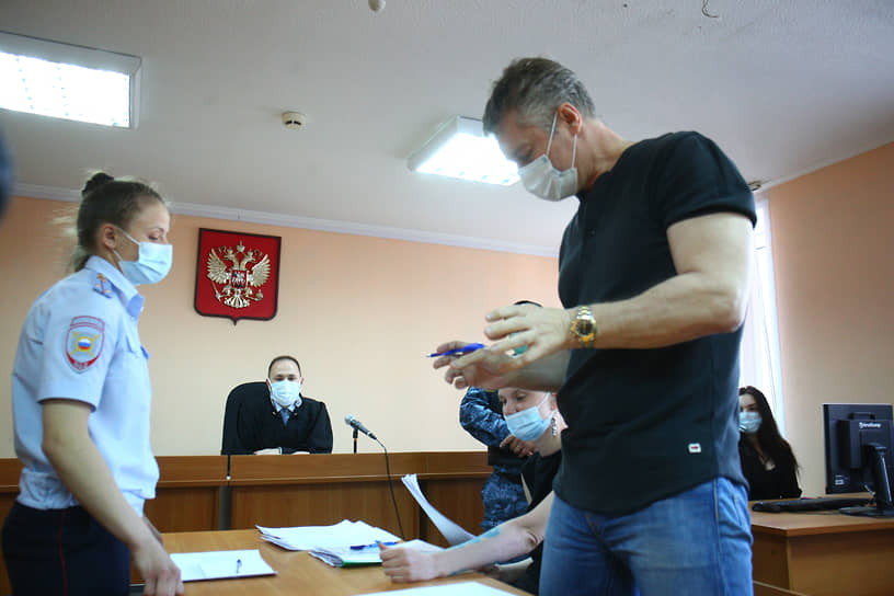Бывший мэр Екатеринбурга Евгений Ройзман в суде 