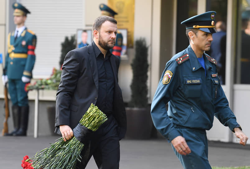 Помощник президента России Максим Орешкин (слева) 
