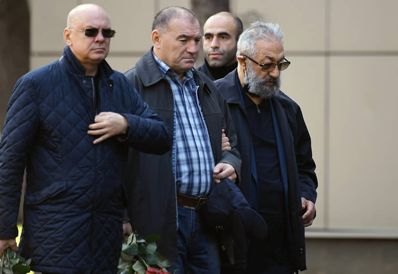 Депутат Госдумы Артур Чилингаров (справа) 