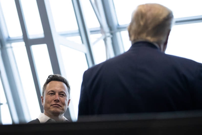 Илон Маск (слева) и Дональд Трамп в мае 2020 года 