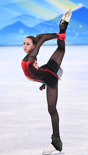 Камила Валиева выступает с произвольной программой 