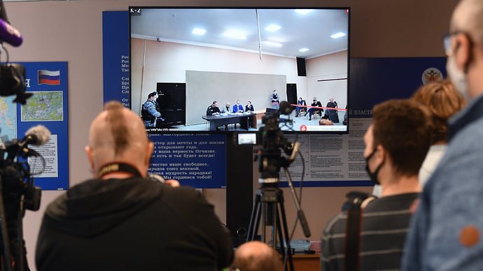 Свидетель по делу Навального рассказал про вызов в СКР перед показаниями на суде