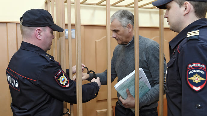 Экс-губернатора Сахалина Хорошавина осудили на 15 лет лишения свободы по второму уголовному делу