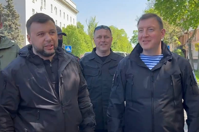 Андрей Турчак (справа) в Херсоне 