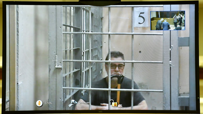 Мосгорсуд оставил в СИЗО ректора Шанинки Сергея Зуева