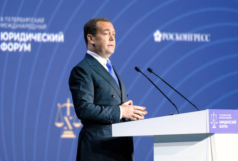 Дмитрий Медведев