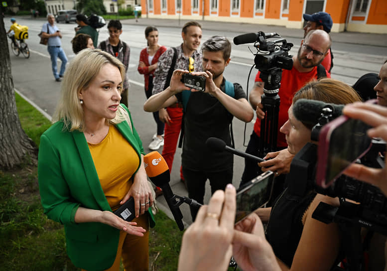 Марина Овсянникова после заседания суда 