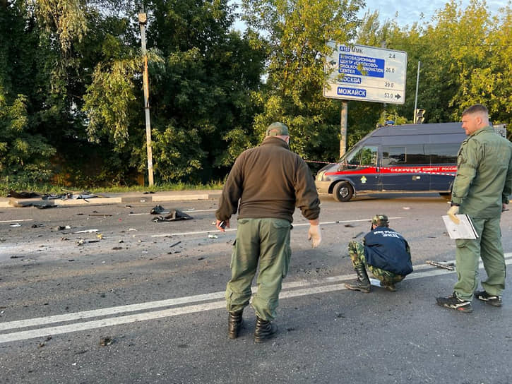 Кадры с места взрыва машины, в которой ехала Дарья Дугина