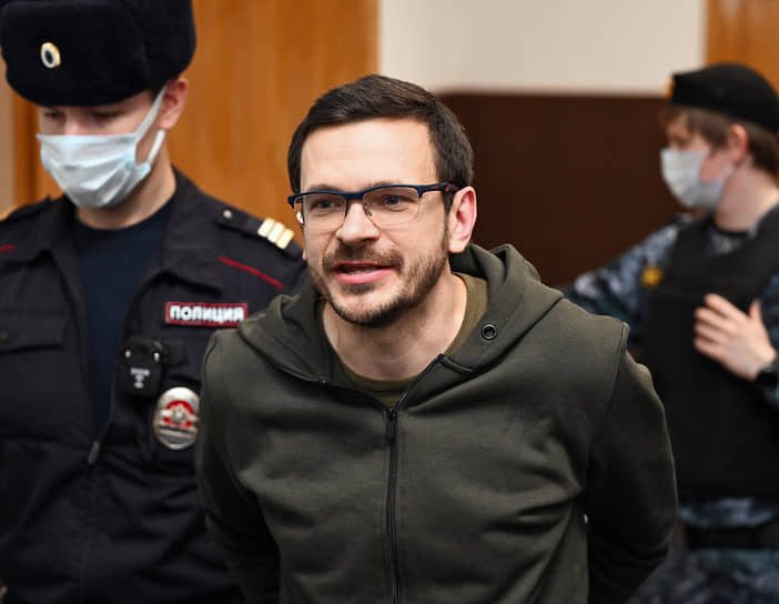 Илья Яшин в зале суда 