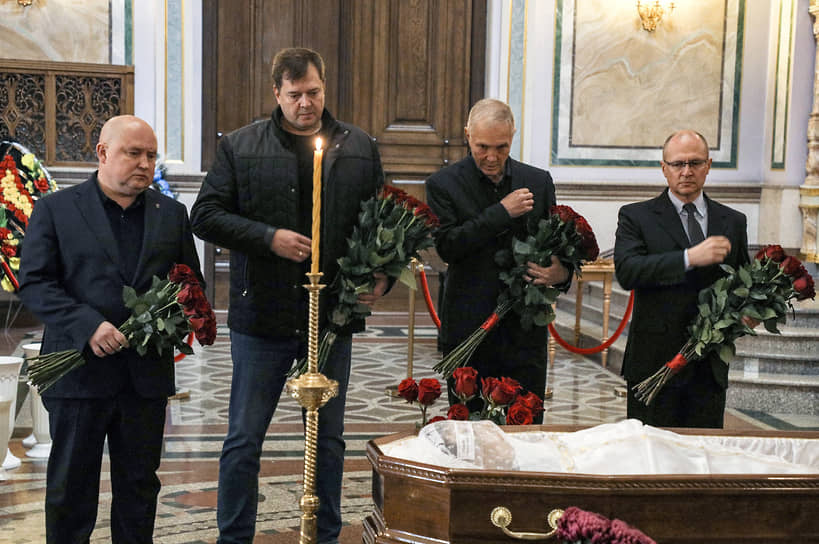 Слева направо: губернатор Севастополя Михаил Развожаев, врио губернатора Запорожской области Евгений Балицкий, врио губернатора Херсонской области Владимир Сальдо и первый замглавы администрации президента РФ Сергей Кириенко  