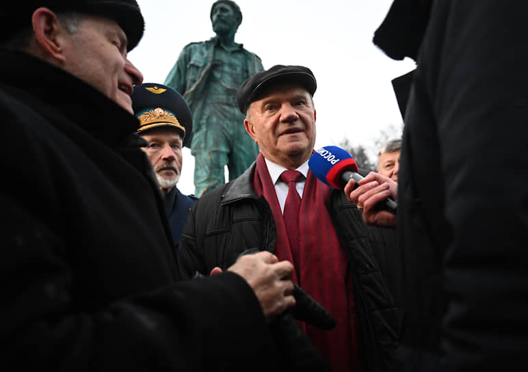 Лидер КПРФ Геннадий Зюганов на открытии памятника Фиделю Кастро 