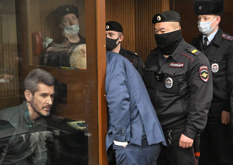 Зиявудин Магомедов во время заседания 